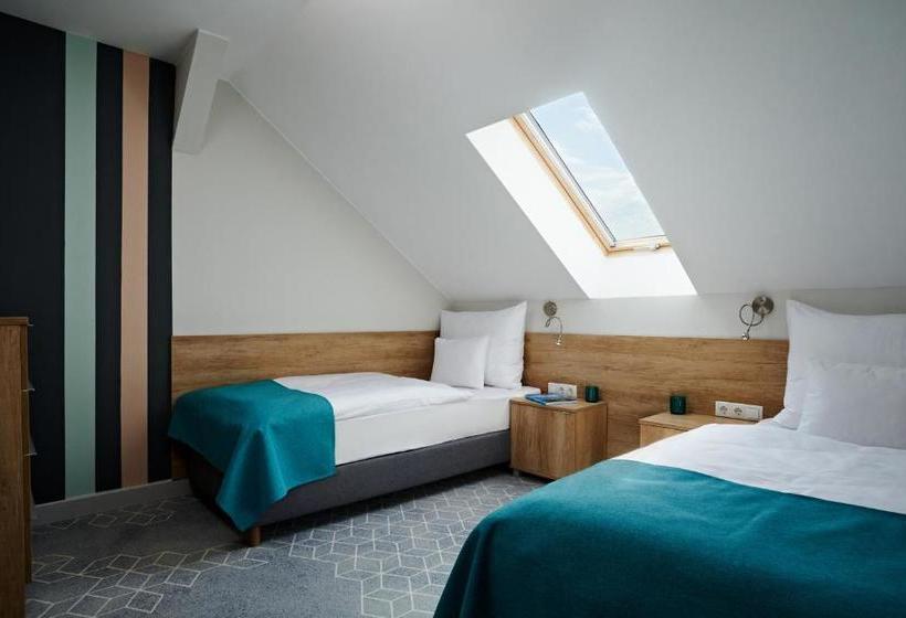 Отель Adalbert Szent Tamás Ház