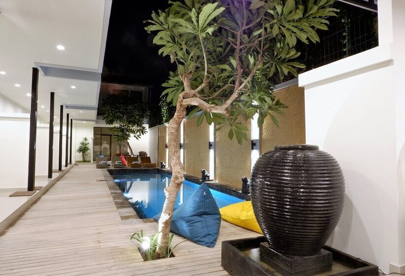 ホテル And Villa B52 Gili Air