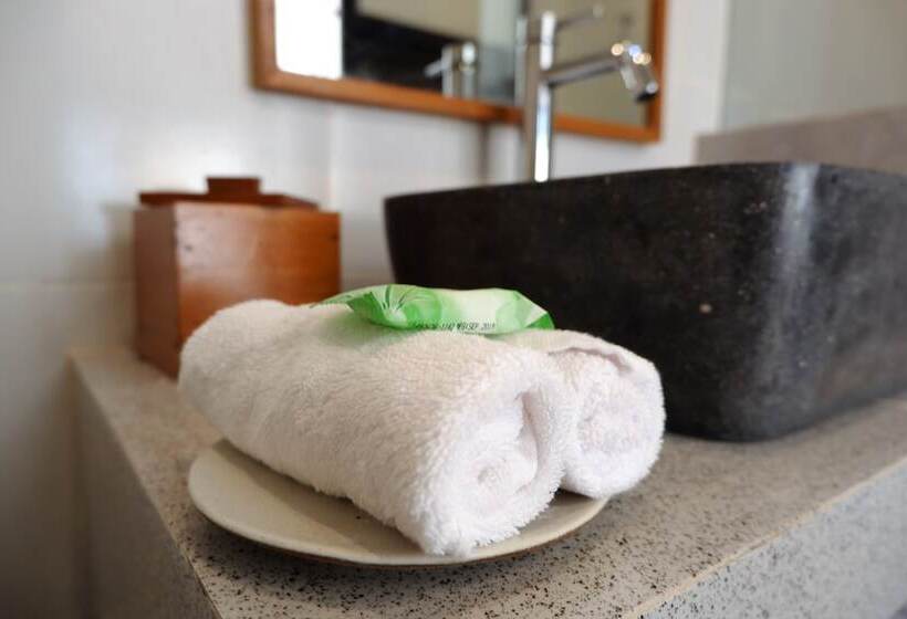 ホテル And Villa B52 Gili Air