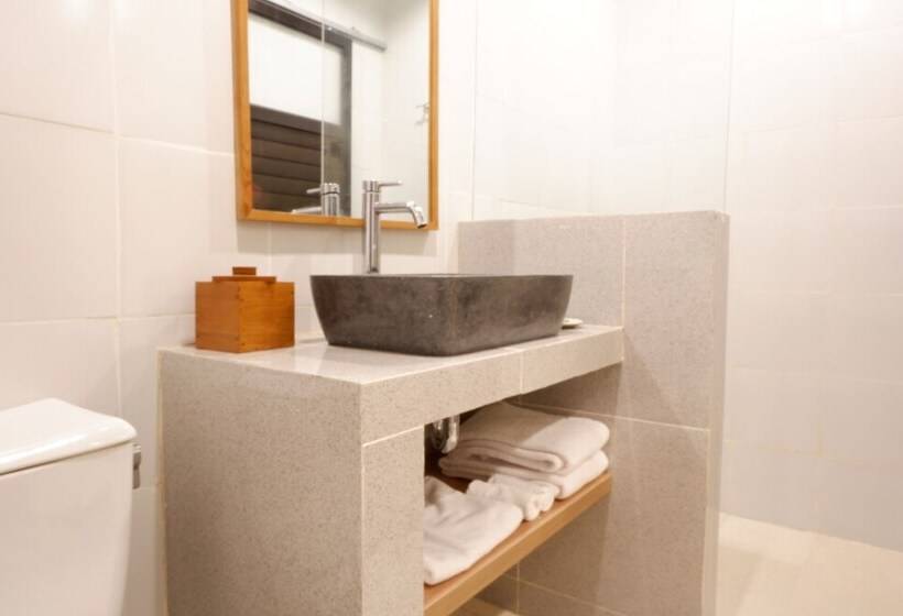 ホテル And Villa B52 Gili Air