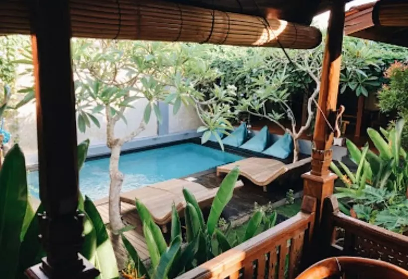ホテル And Villa B52 Gili Air