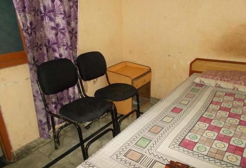 בית מלון כפרי Deluxe Stay Near Isbt