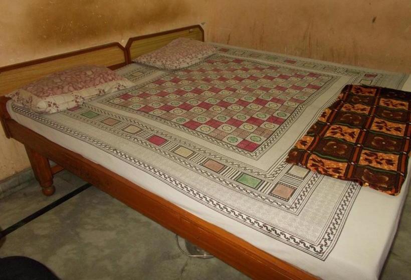 בית מלון כפרי Deluxe Stay Near Isbt