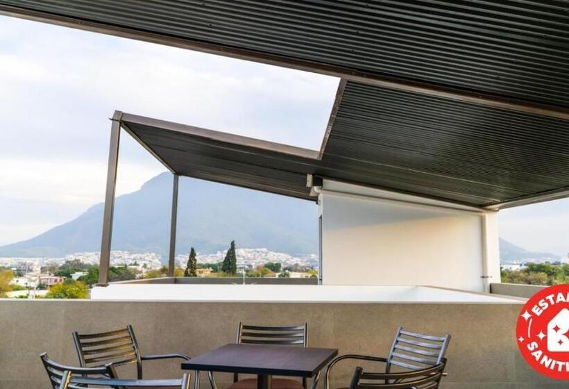 فندق Econosuites Fundidora