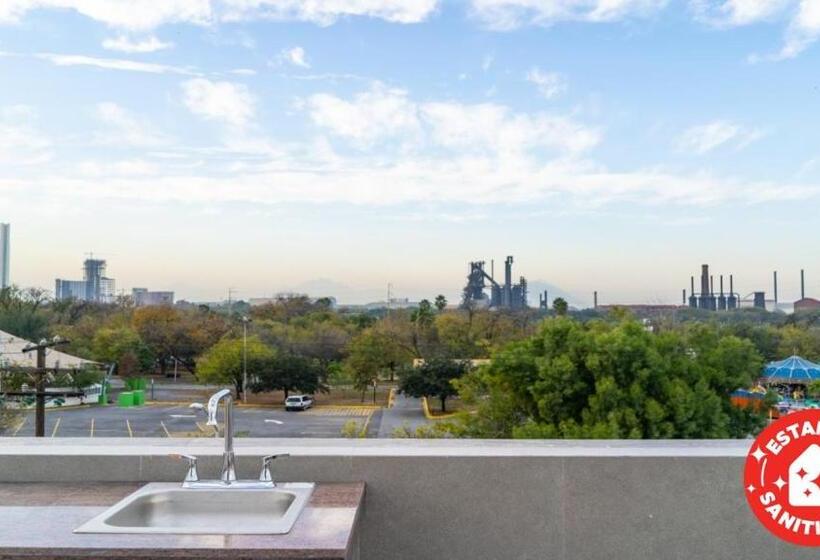 فندق Econosuites Fundidora