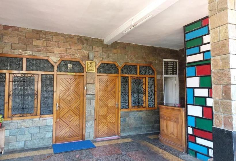 호텔 Goroomgo You & Me Nainital