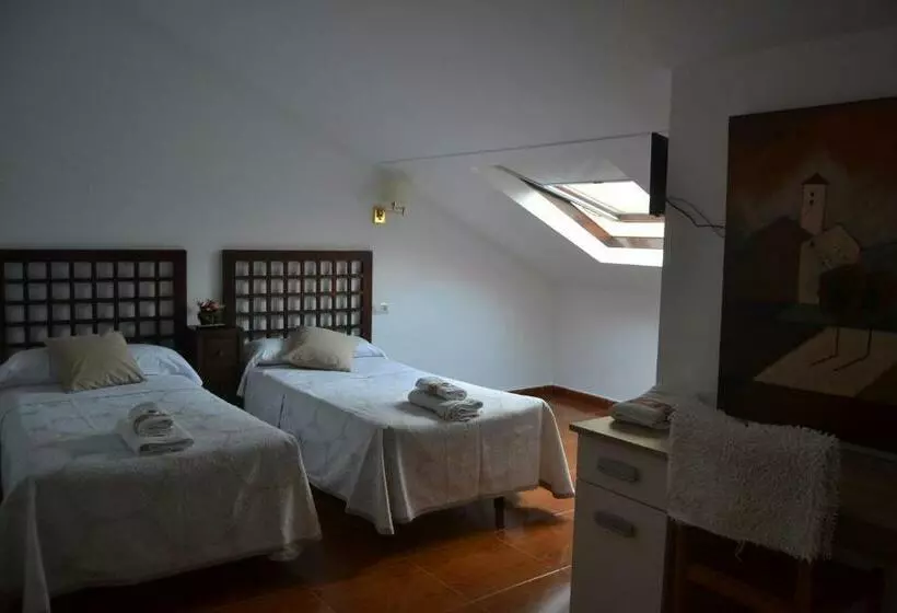هتل Habitaciones El Coterin