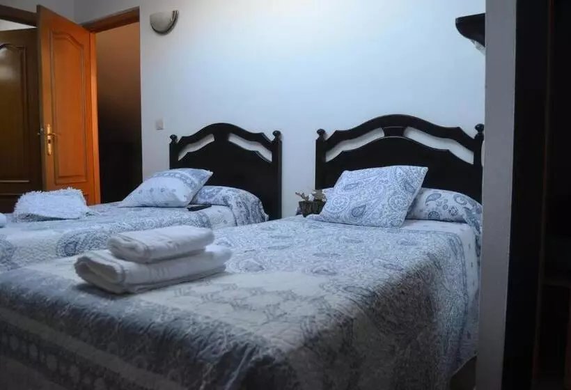 هتل Habitaciones El Coterin