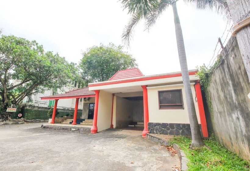 בית מלון כפרי Oyo 3180  Rian Cottage