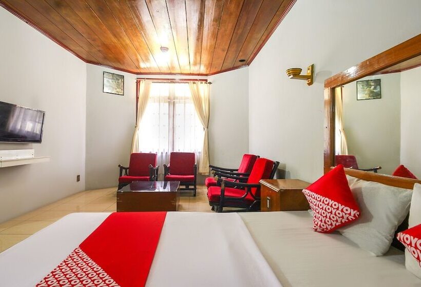 בית מלון כפרי Oyo 3180  Rian Cottage