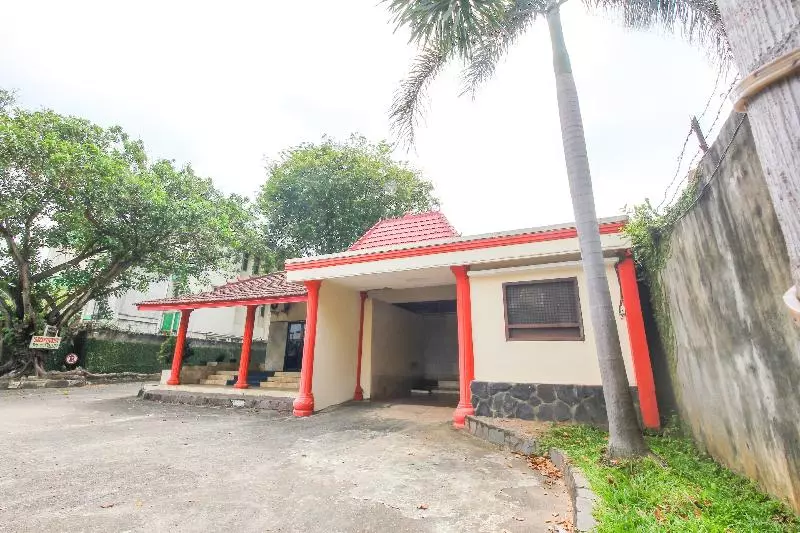 هتل Oyo 3180  Rian Cottage