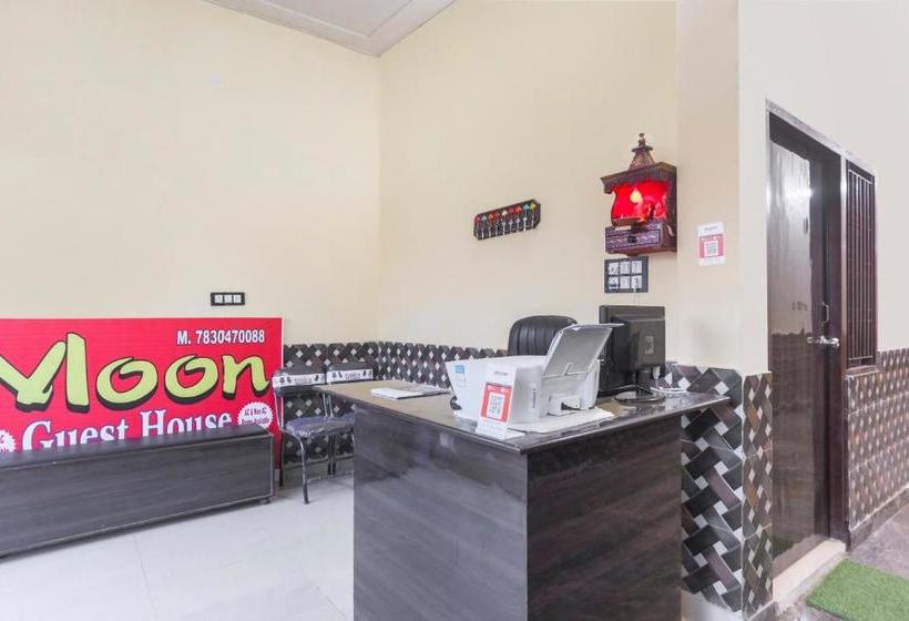 호텔 Spot On 70980 Moon Guest House