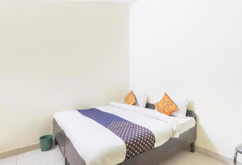 호텔 Spot On 70980 Moon Guest House