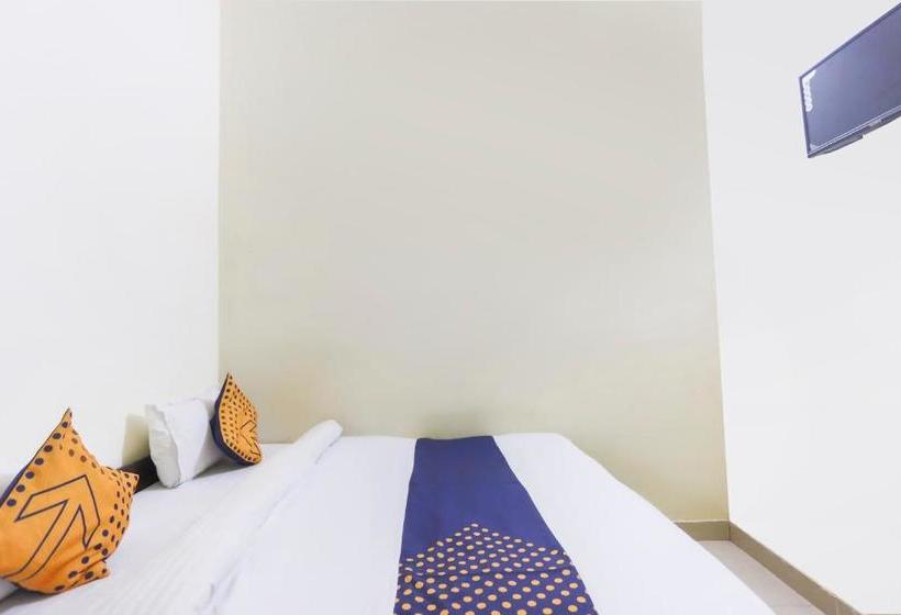 호텔 Spot On 70980 Moon Guest House