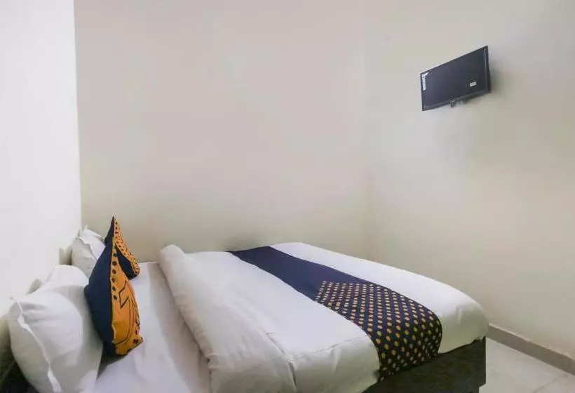 Hotelli Spot On 70980 Moon Guest House