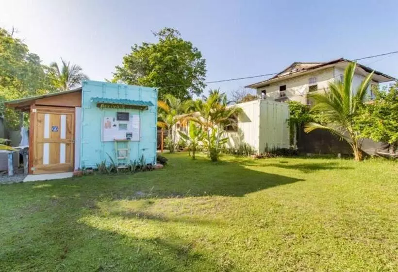 پانسیون Container House Cahuita