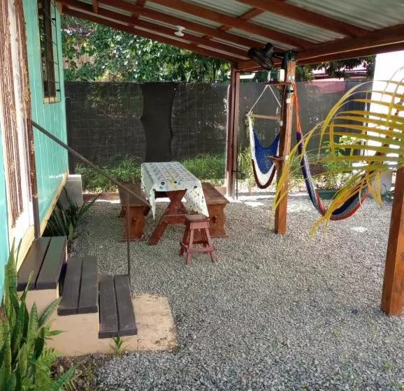 پانسیون Container House Cahuita