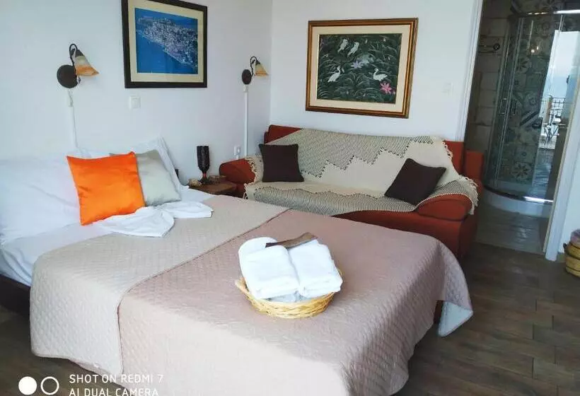 پانسیون Violetta Rooms