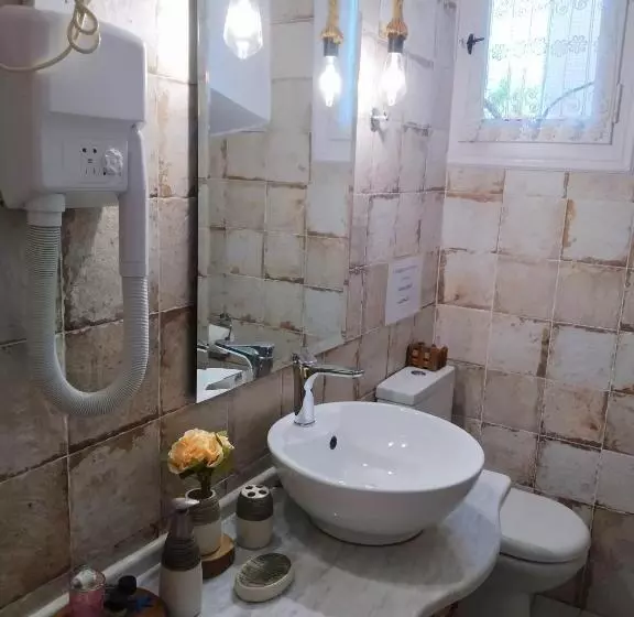 پانسیون Violetta Rooms