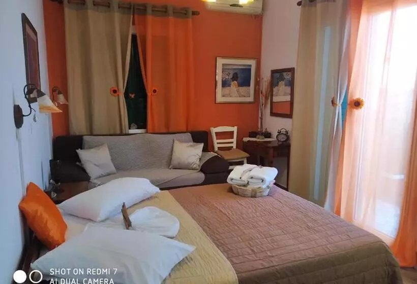 پانسیون Violetta Rooms