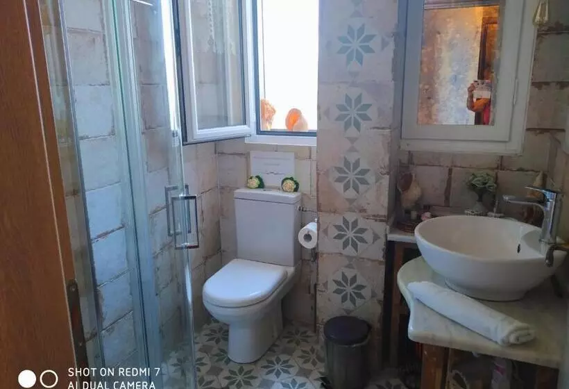 پانسیون Violetta Rooms