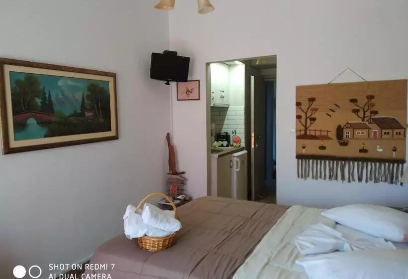 پانسیون Violetta Rooms
