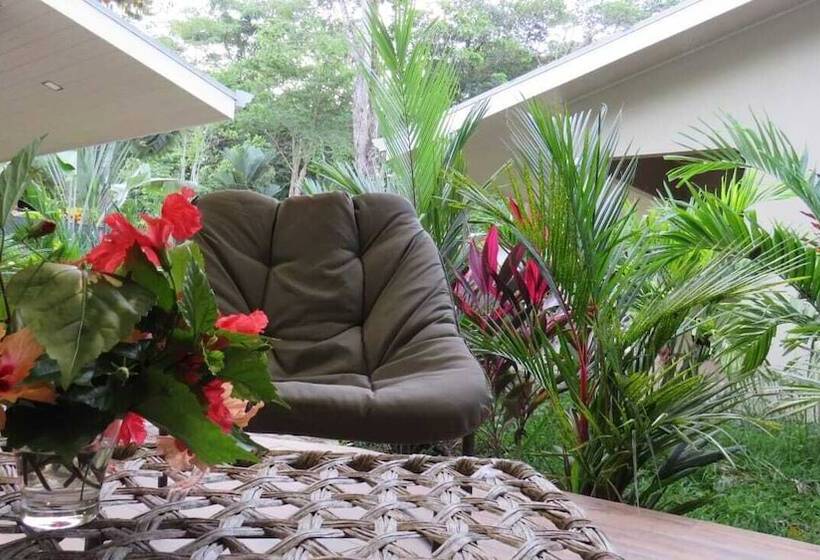 Alloro Jungle Villas