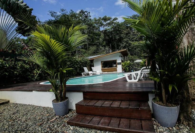 Alloro Jungle Villas