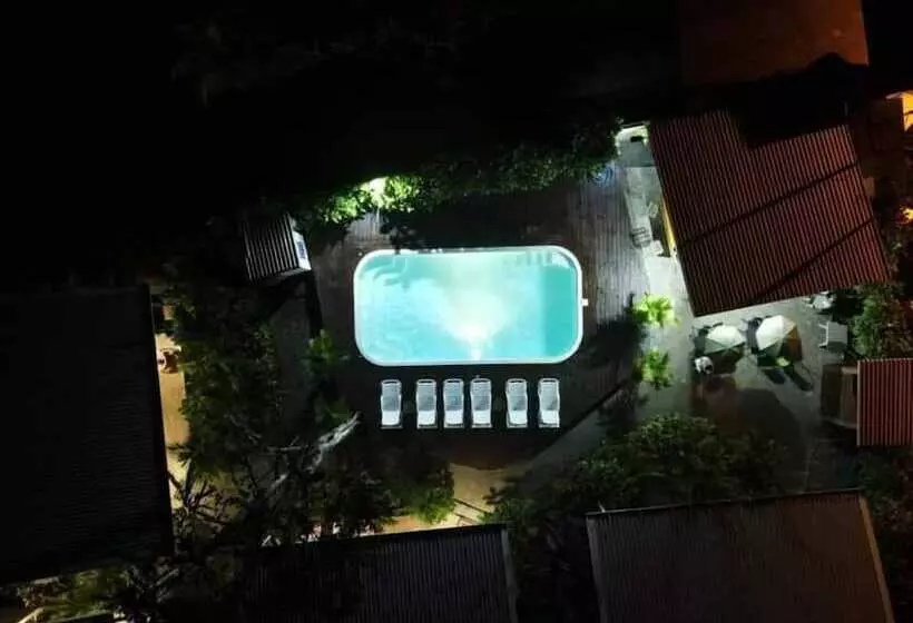 Alloro Jungle Villas
