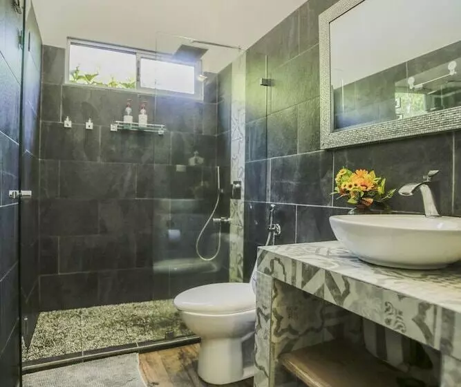 Alloro Jungle Villas