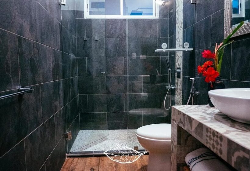 Alloro Jungle Villas