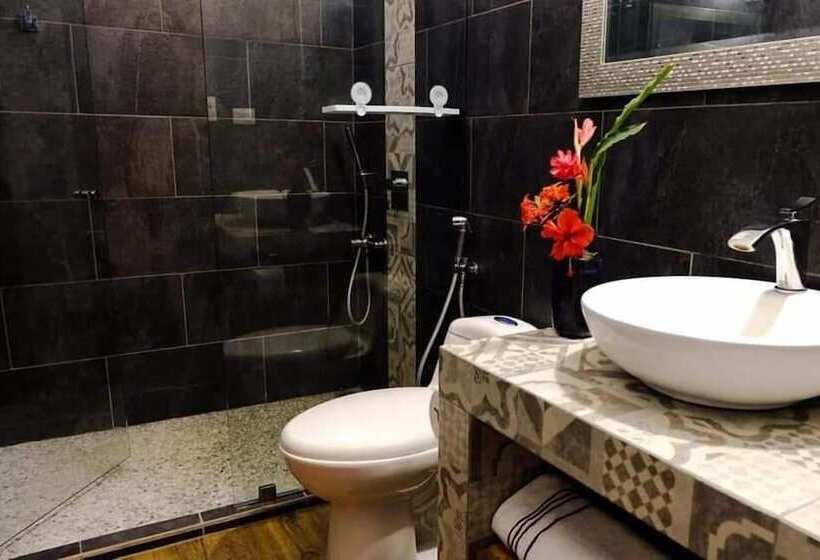 Alloro Jungle Villas