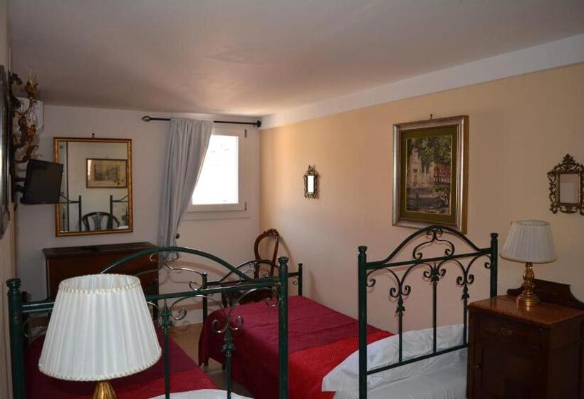 تختخواب و صبحانه Amaranta