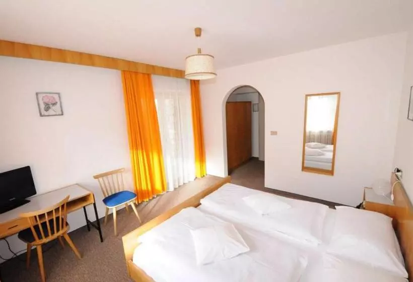 Aamiaismajoitus (B&B) Ciasa Soreghina