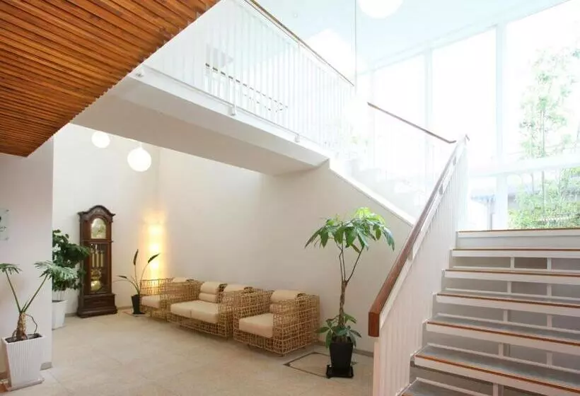 ホテル Auberge De South Terrace