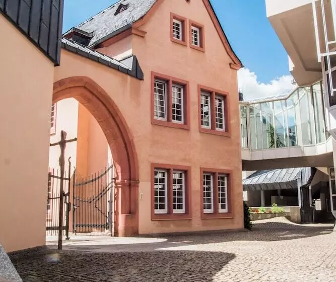 Hotelli Erbacher Hof, Bistum Mainz