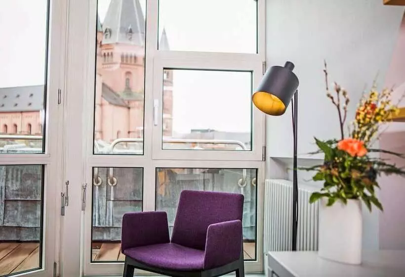 Hotelli Erbacher Hof, Bistum Mainz