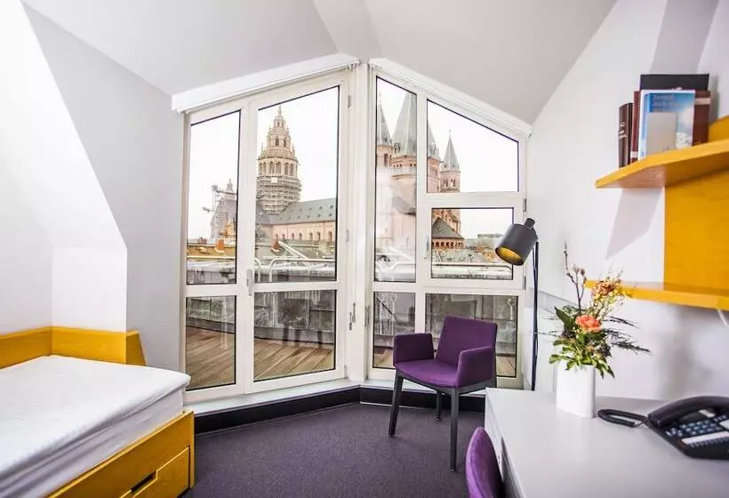 Hotelli Erbacher Hof, Bistum Mainz