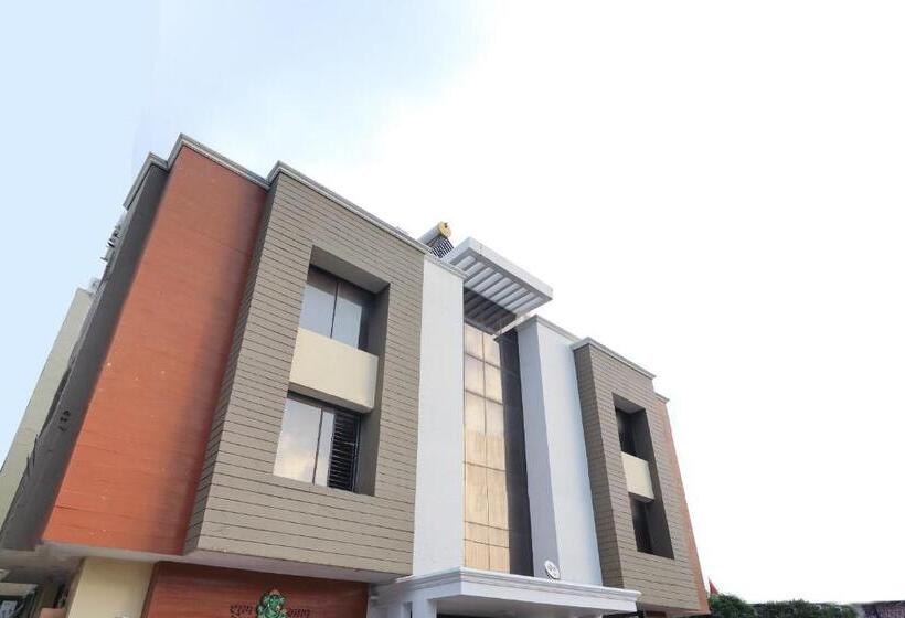 Hotell Oyo 47603  Sandalwood Vibes