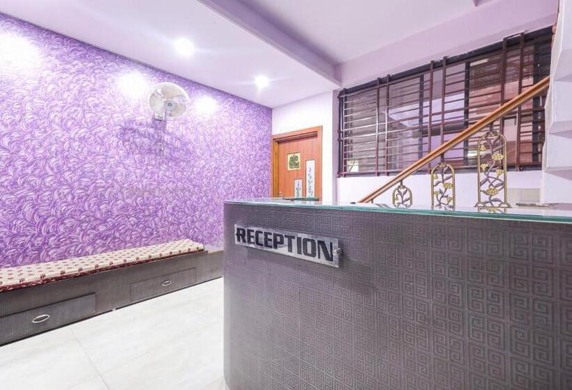 Hotell Oyo 47603  Sandalwood Vibes