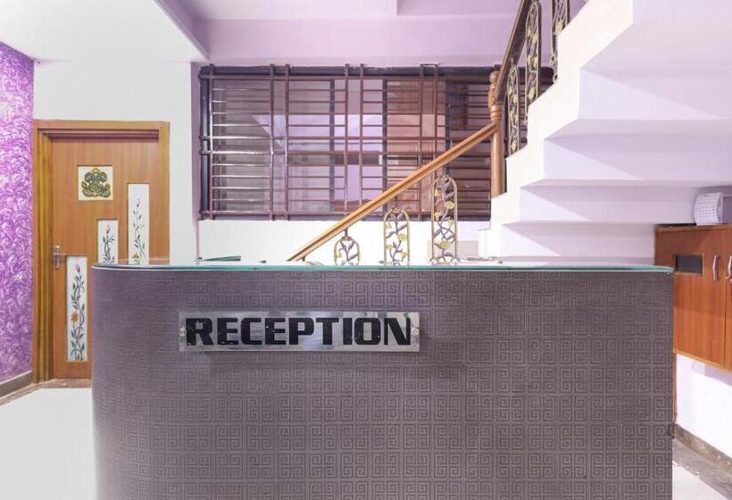 Hotell Oyo 47603  Sandalwood Vibes