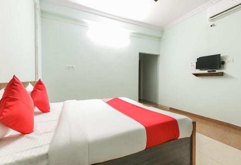 Hotell Oyo 47603  Sandalwood Vibes