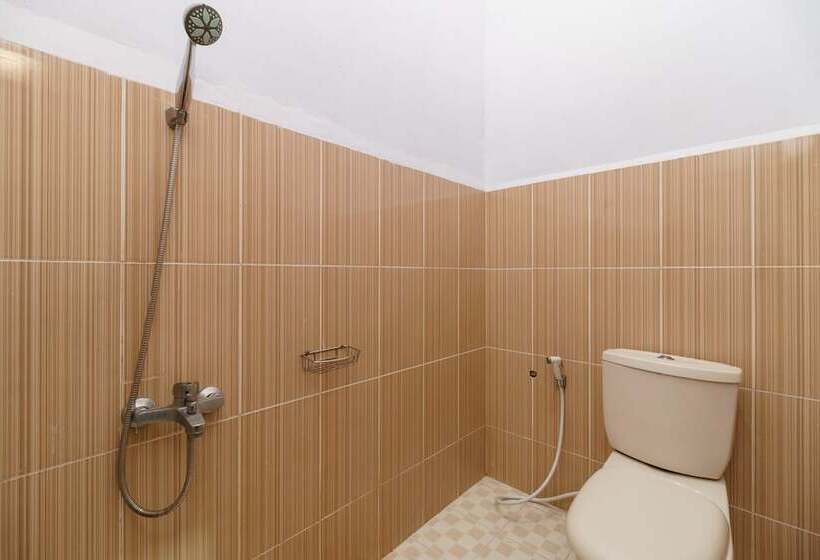 فندق Reddoorz Near Danau Toba Parapat