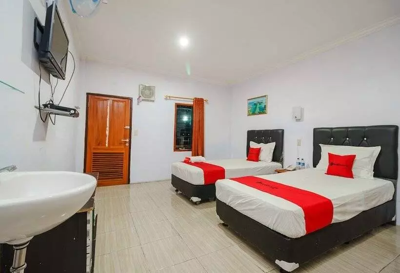 ホテル Reddoorz Near Danau Toba Parapat