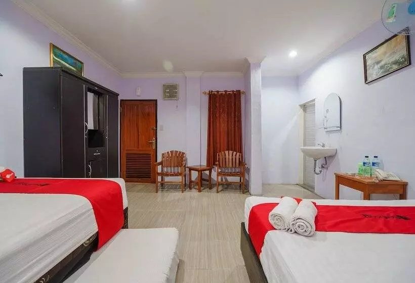 ホテル Reddoorz Near Danau Toba Parapat