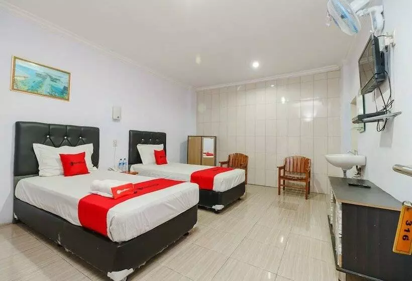 ホテル Reddoorz Near Danau Toba Parapat