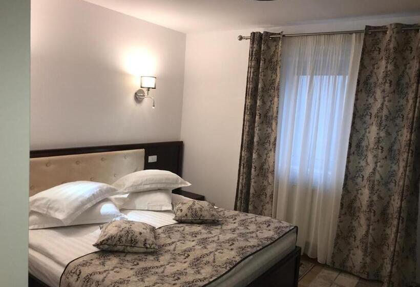 پانسیون Casa Pino