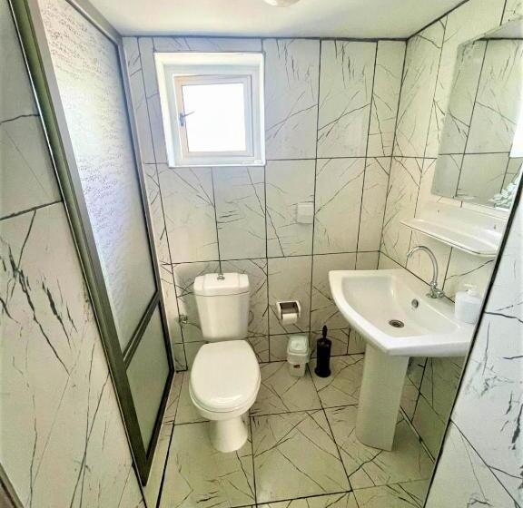 פנסיון Castle Karpasia Guest House