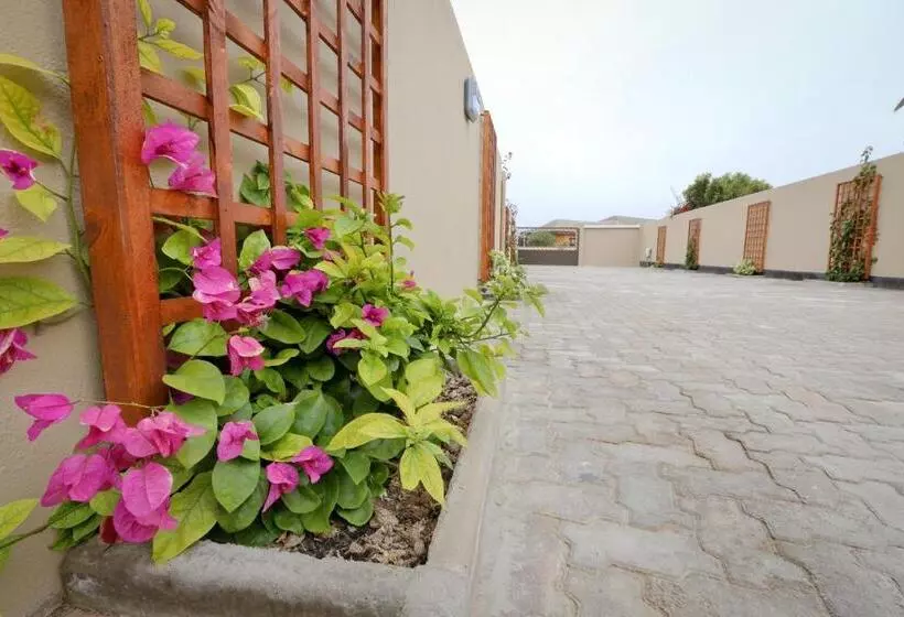 پانسیون Desert Jackal Guesthouse