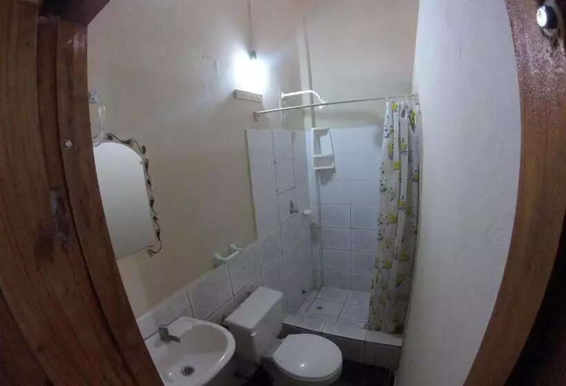 ペンション Montañita Garden Hostal